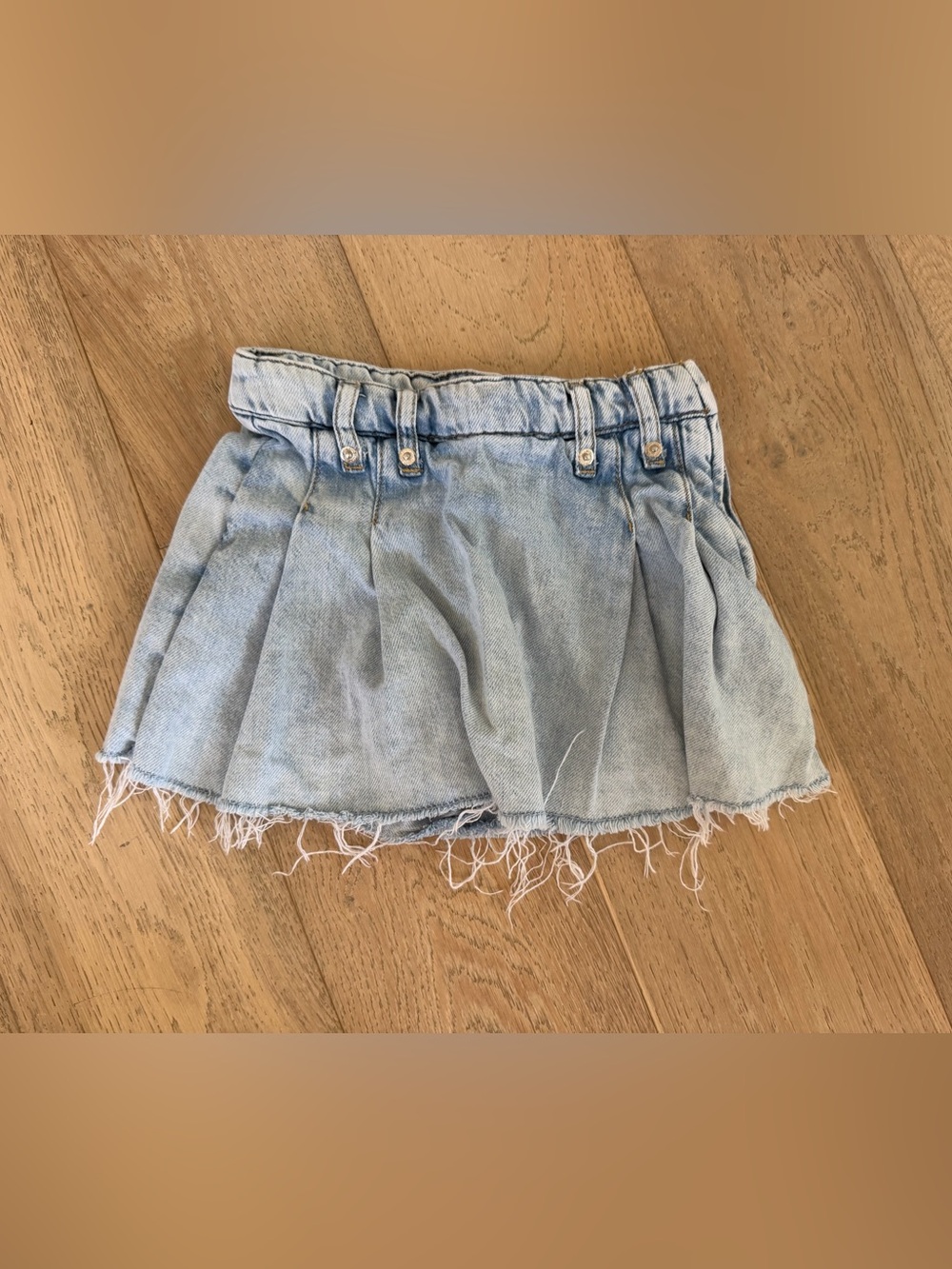 Zara Kids Light Wash Denim Pleated Skort Size 7 122 Raw Hem Distressed